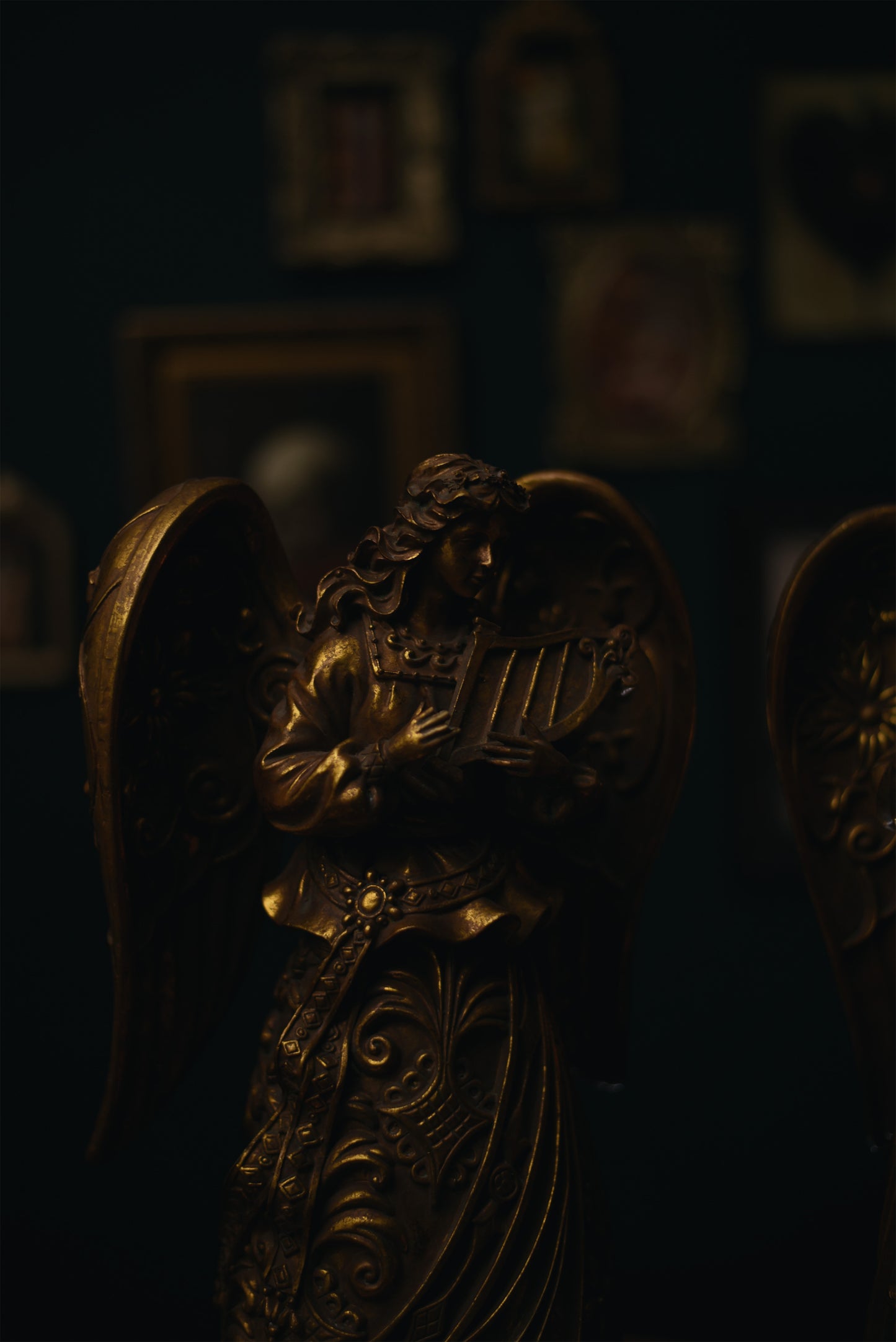 Set of Extra Large Gilded Musical Angels – Exquisite Decorative Figures