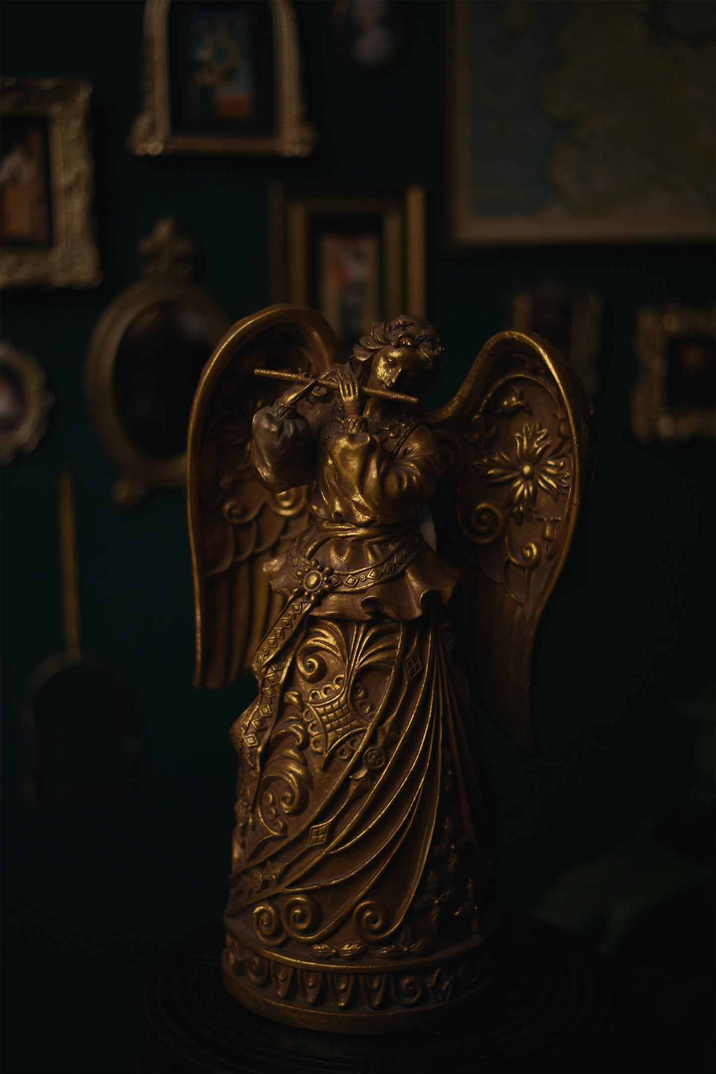 Set of Extra Large Gilded Musical Angels – Exquisite Decorative Figures