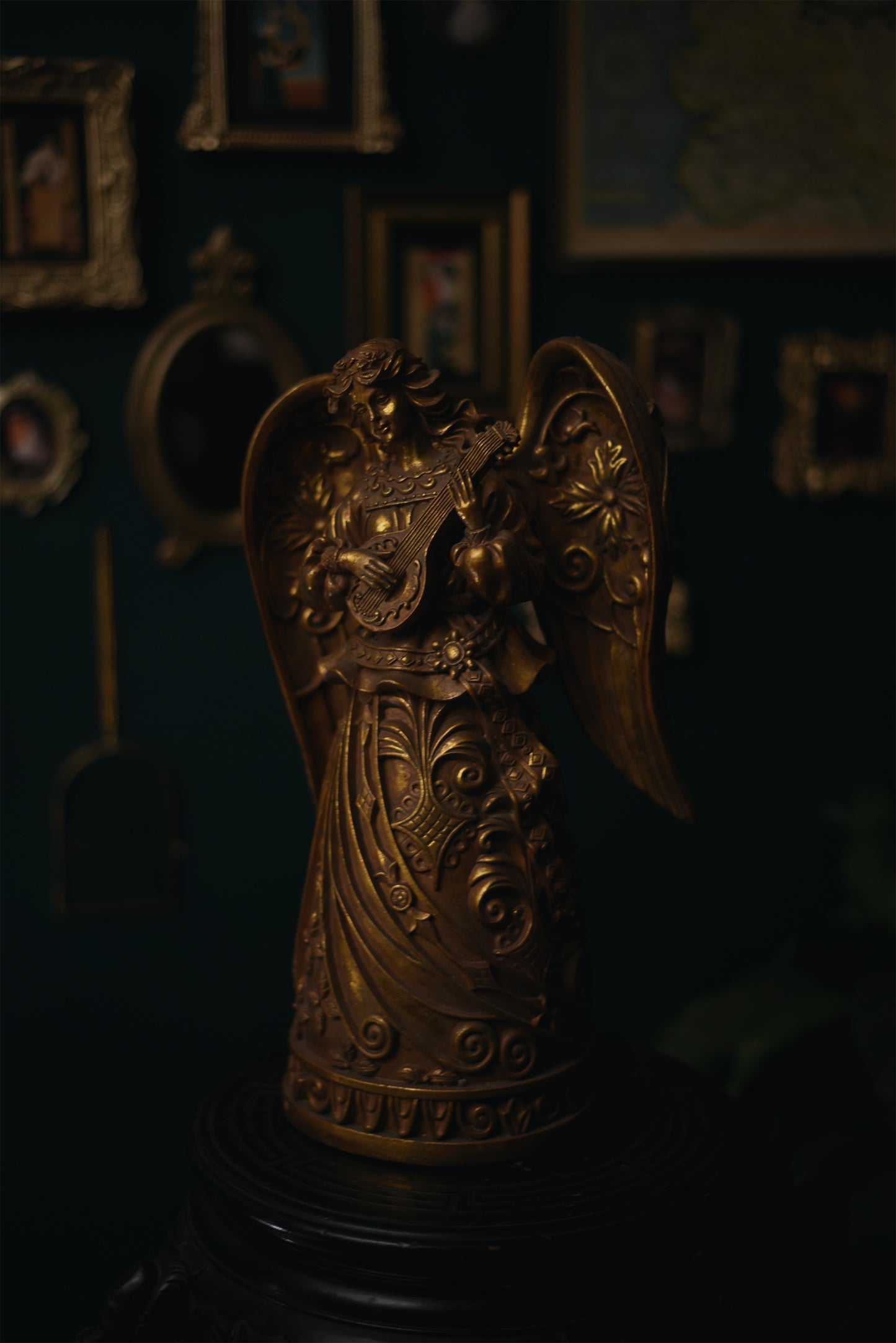 Set of Extra Large Gilded Musical Angels – Exquisite Decorative Figures