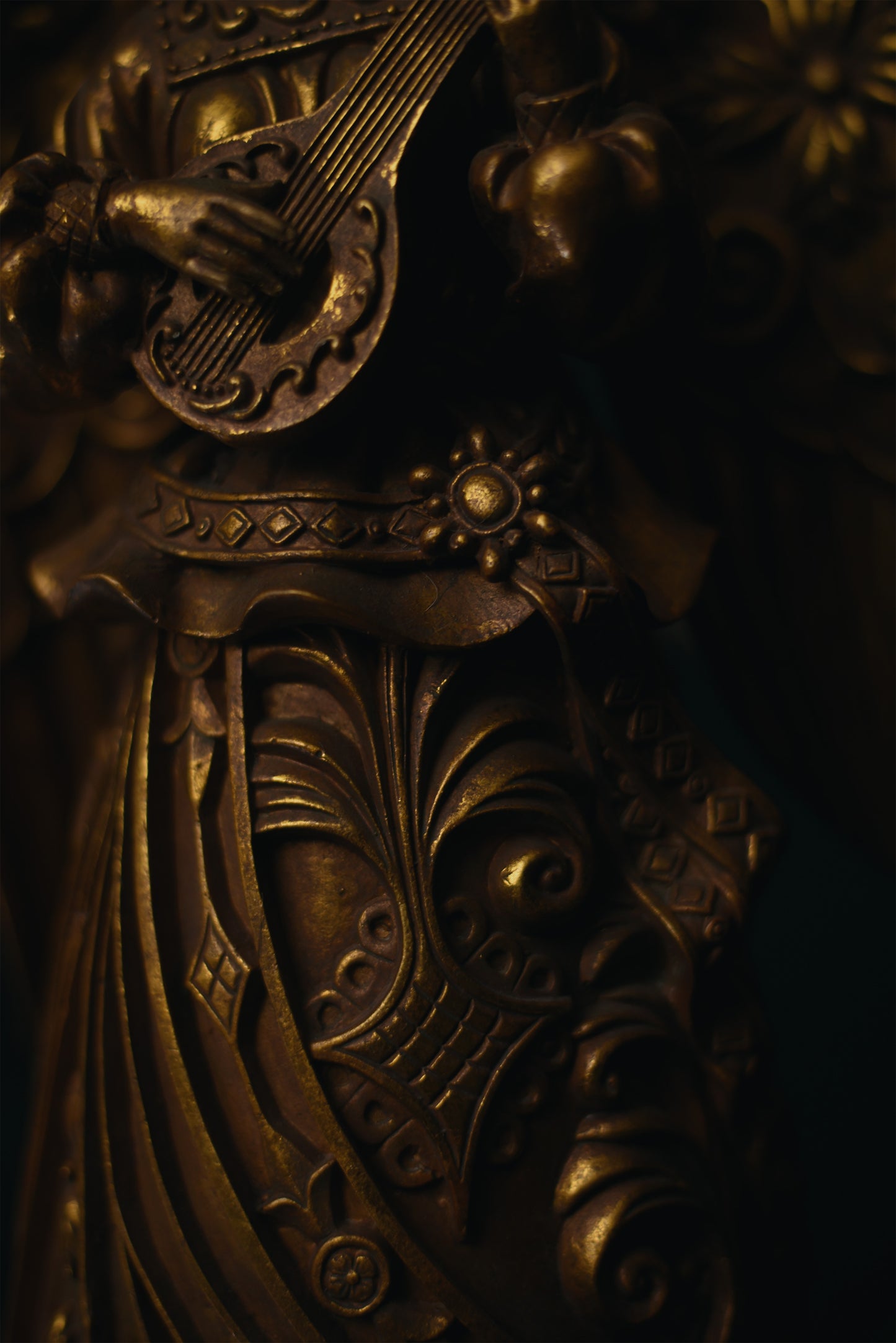 Set of Extra Large Gilded Musical Angels – Exquisite Decorative Figures